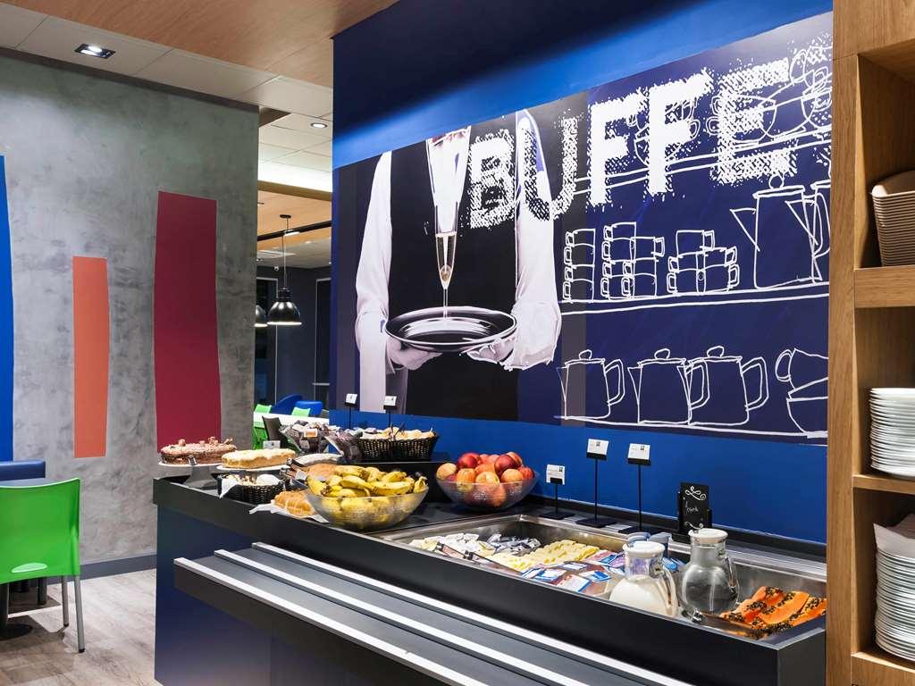 Ibis Budget Navegantes Itajaí Restoran fotoğraf